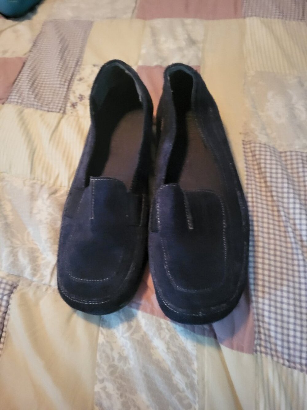 Women's Aerosoles navy or black suede loafers (Size 6 1/2) (New without tags)
